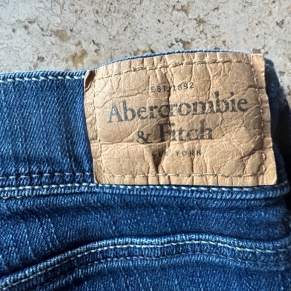 Abercrombie & Fitch size 26 denim shorts - Picture 6 of 12